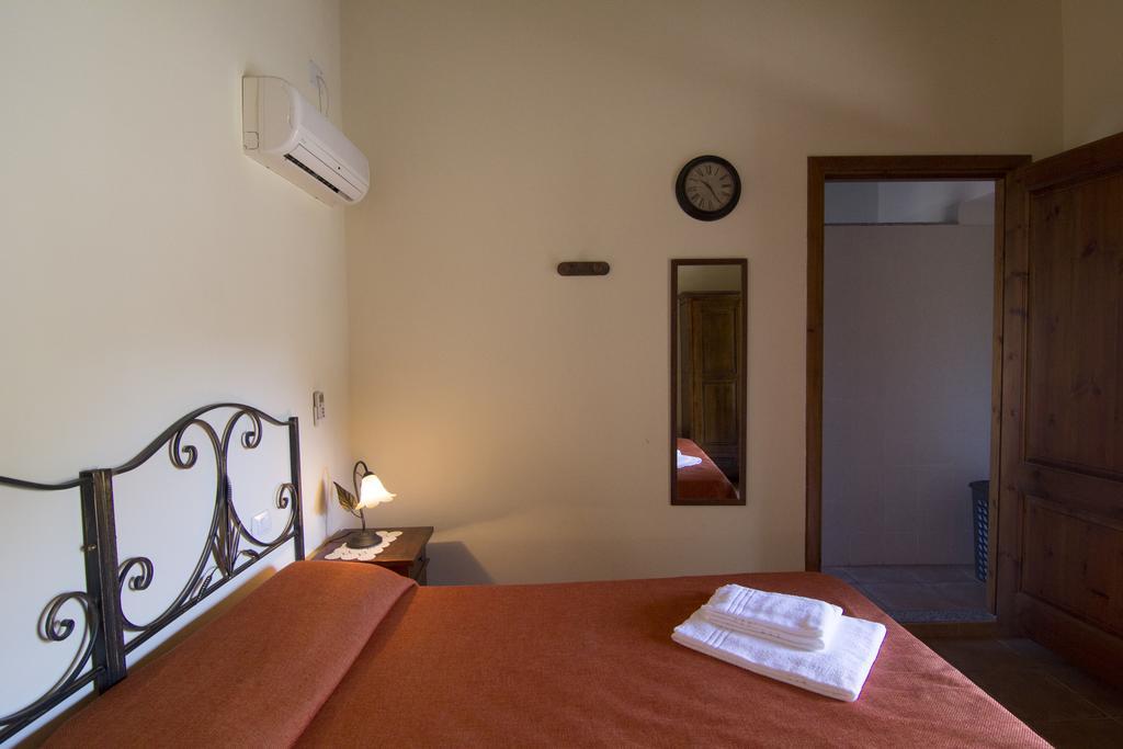 Agriturismo Sa Rocca Iglesias Buitenkant foto